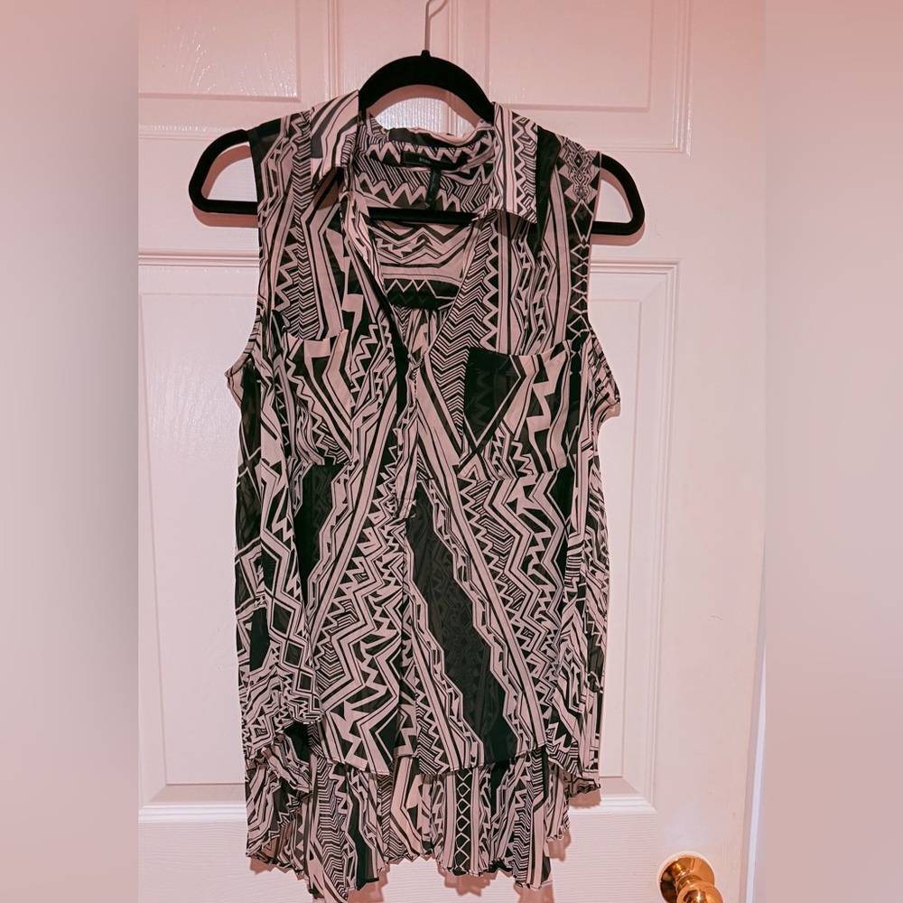Sleeveless blouse
